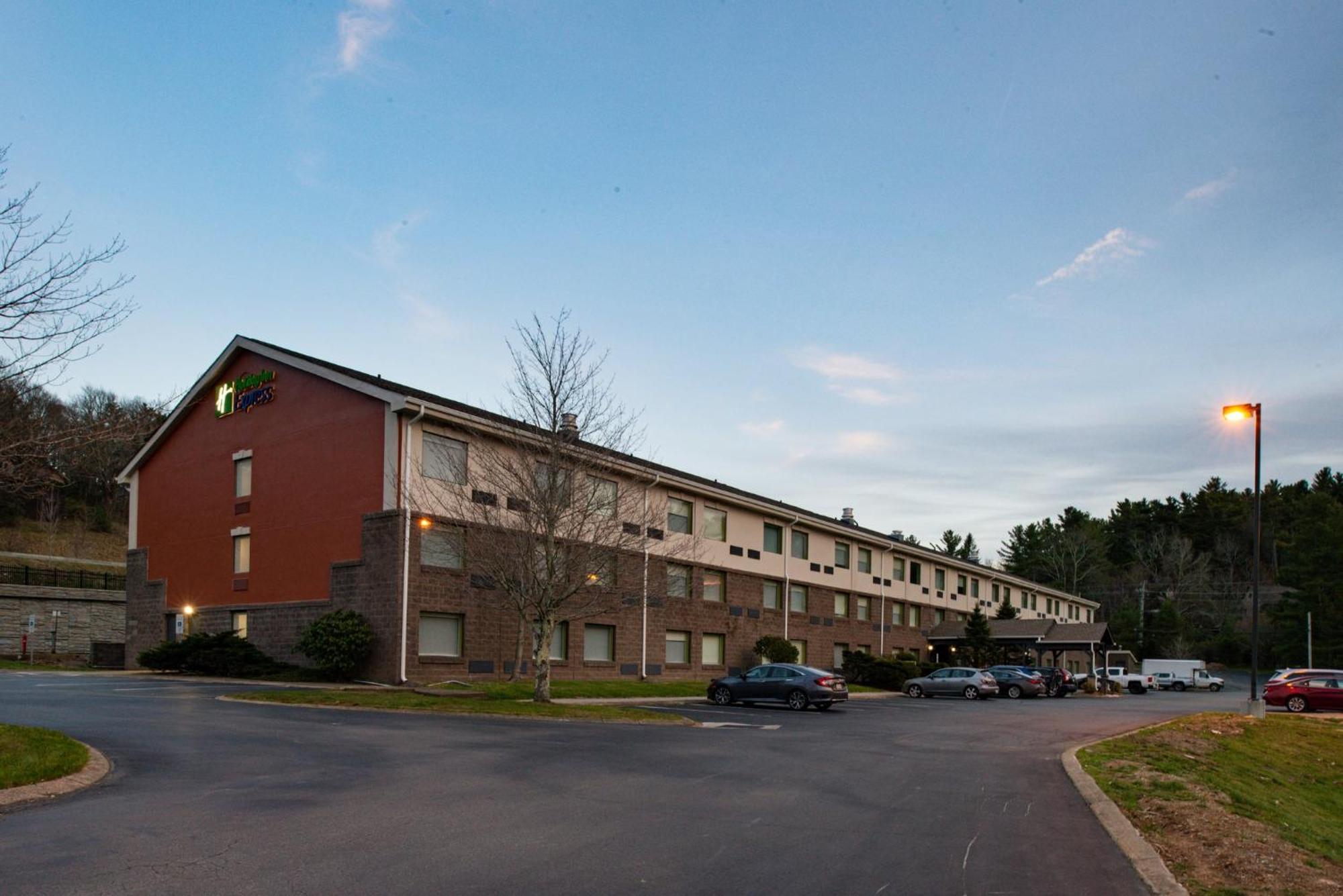 Holiday Inn Express Blowing Rock South By Ihg Exterior photo