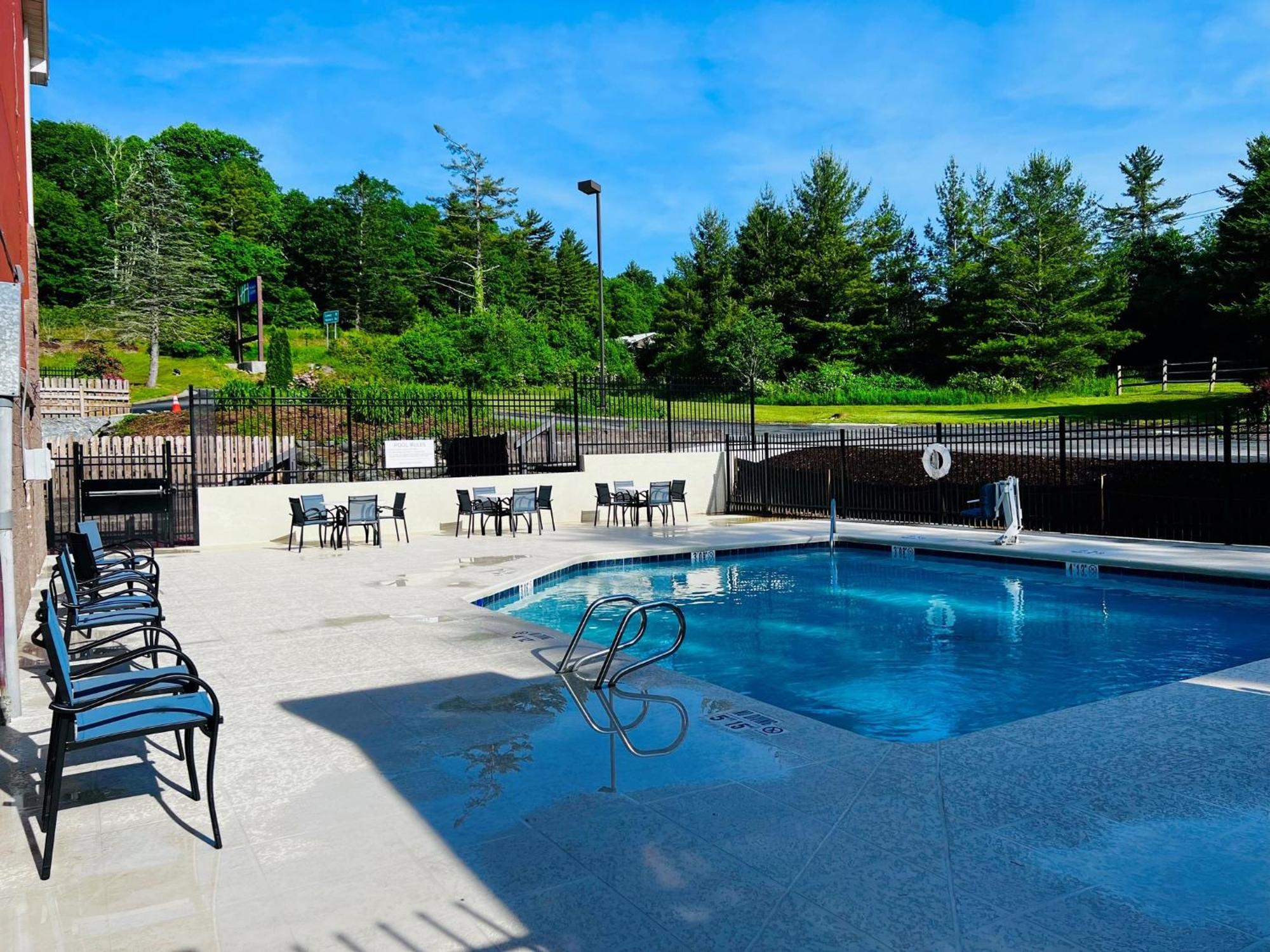 Holiday Inn Express Blowing Rock South By Ihg Exterior photo